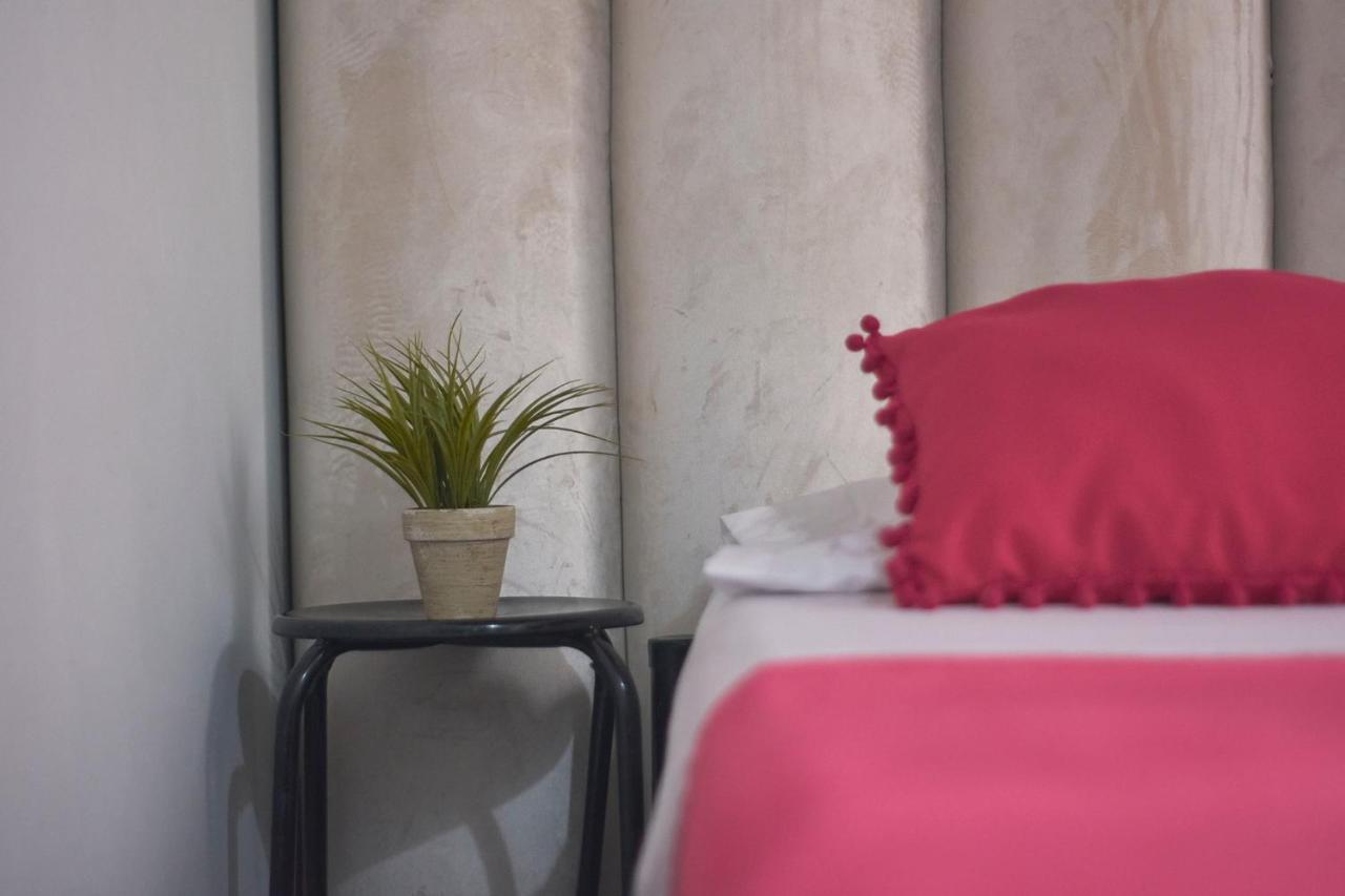 Hostal Casa Estacion Медельїн Екстер'єр фото