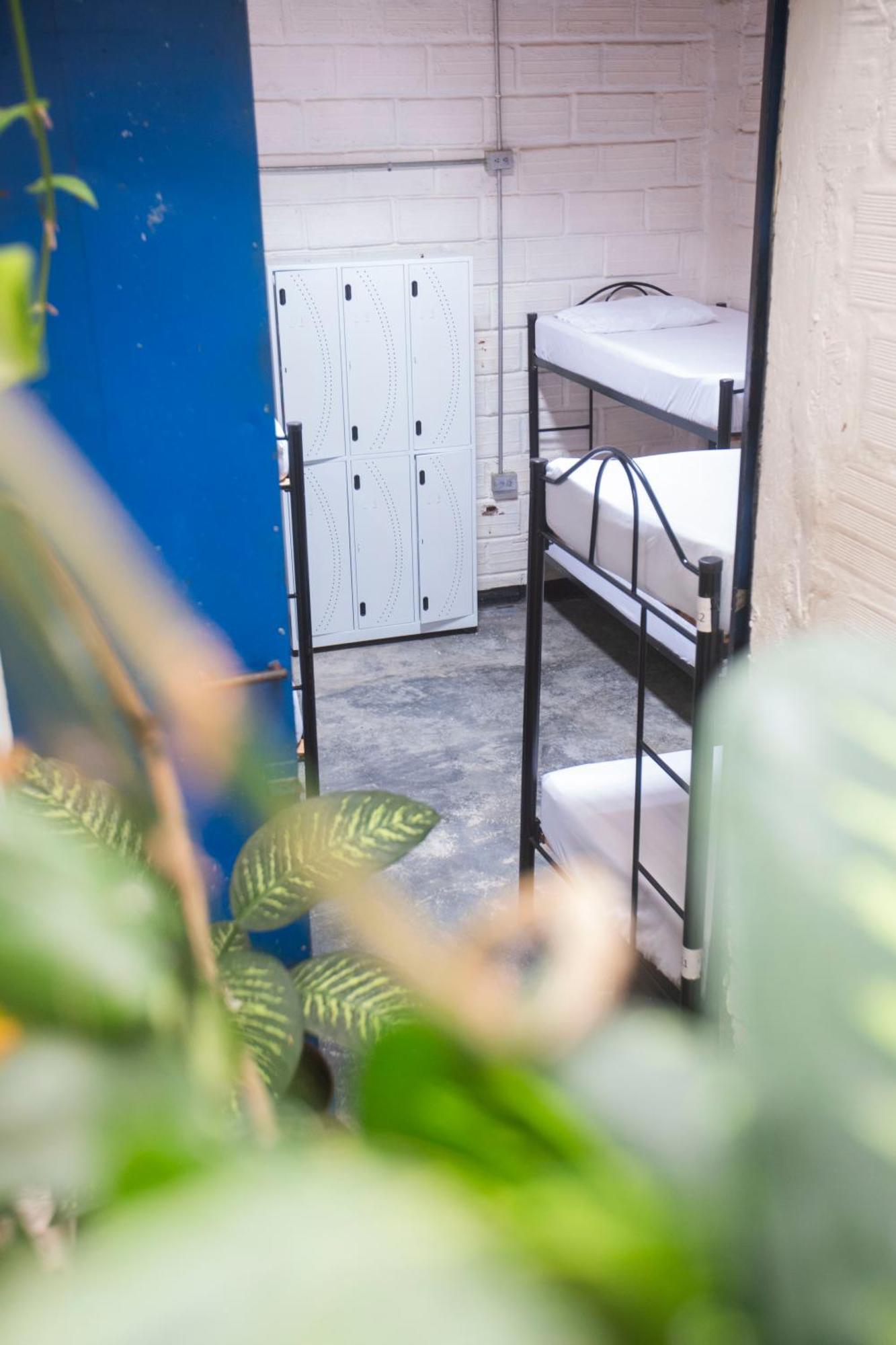 Hostal Casa Estacion Медельїн Екстер'єр фото