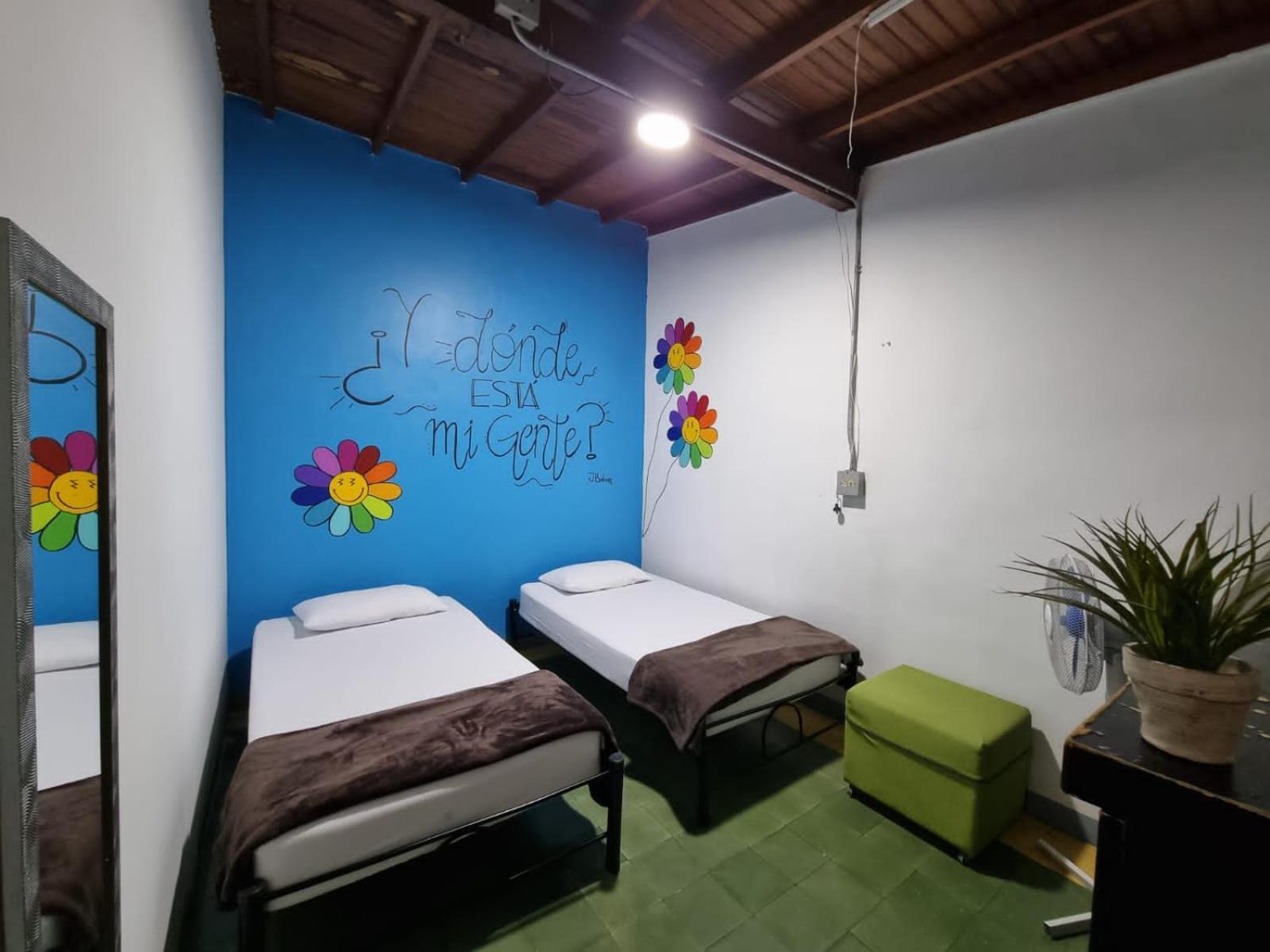 Hostal Casa Estacion Медельїн Екстер'єр фото
