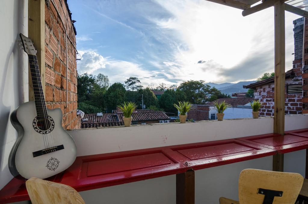 Hostal Casa Estacion Медельїн Екстер'єр фото